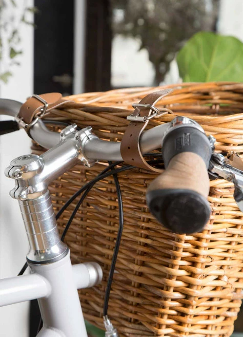 Panier Avant En Rotin Darcy - Basil 3 Panier Avant En Rotin Darcy - Basil – Image 3